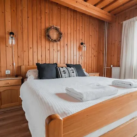 Drevenica Family Apartment